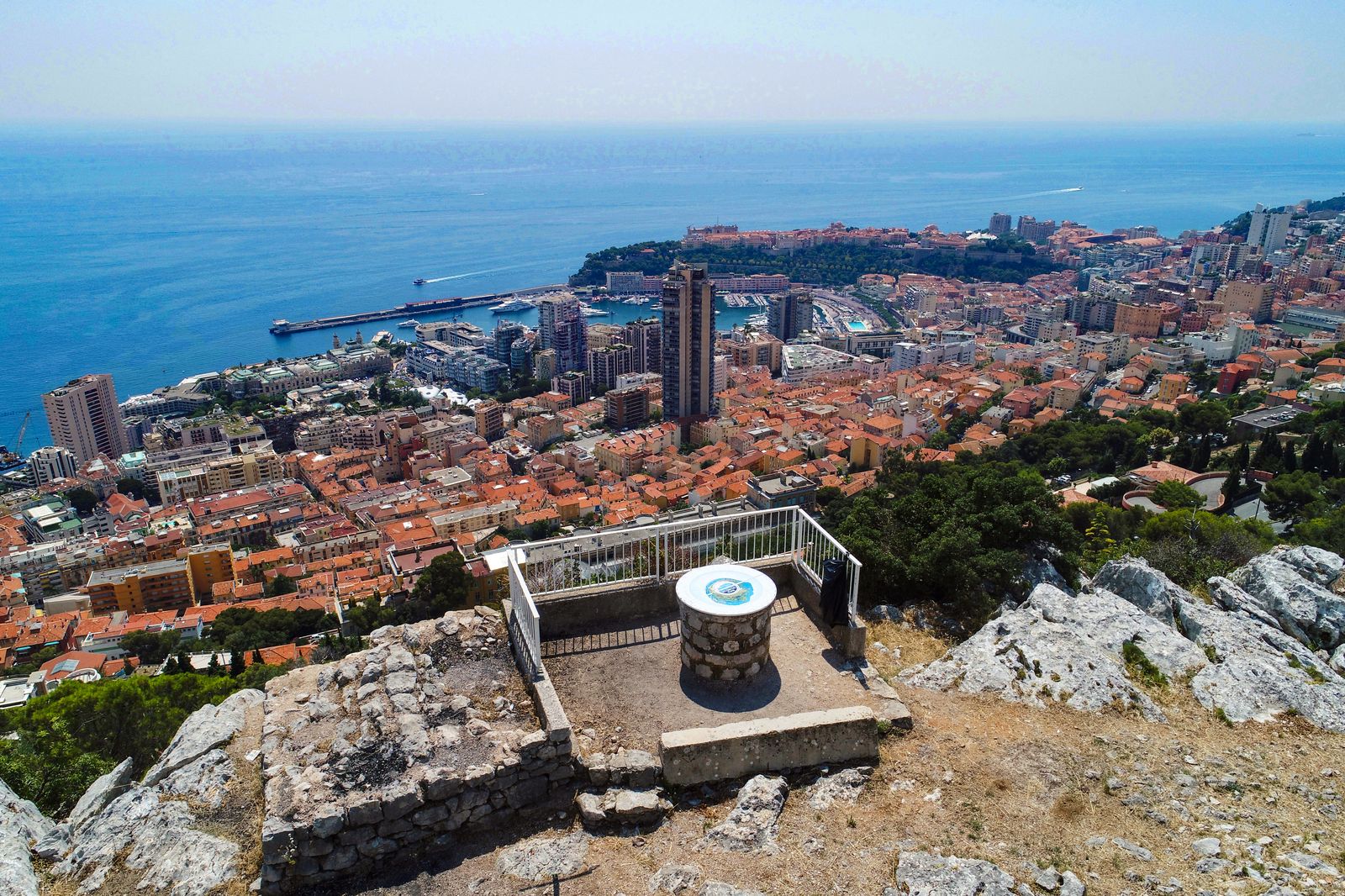 Panorama from the Mont des Mules viewpoint: Beausoleil and Monaco spread out below, with the Mediterranean beyond